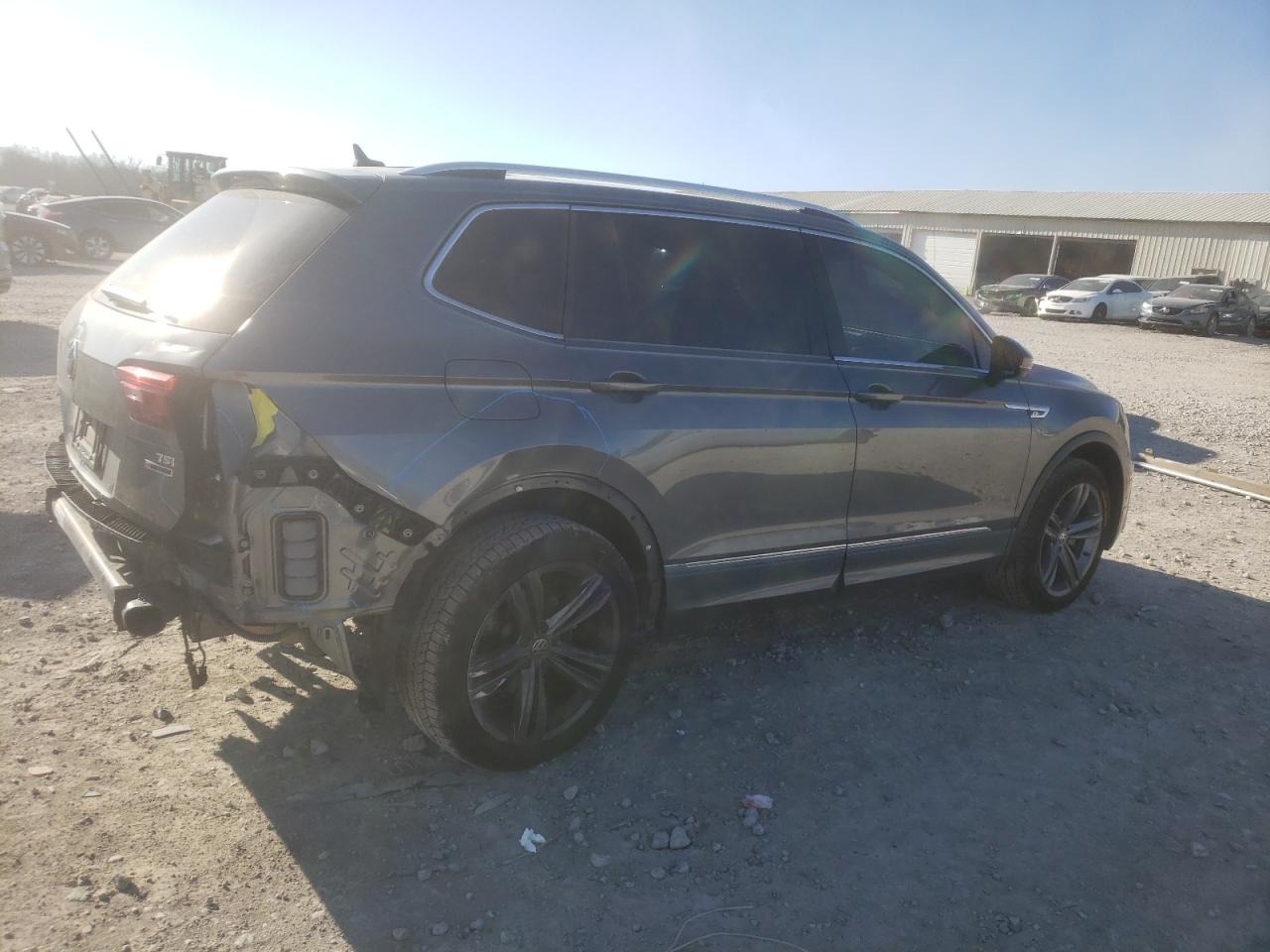2018 Volkswagen Tiguan - Image 3