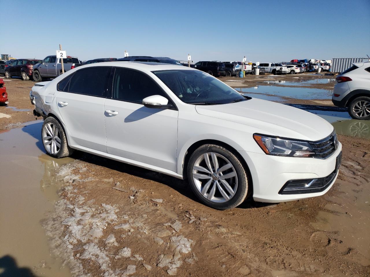2019 Volkswagen Passat - Image 4
