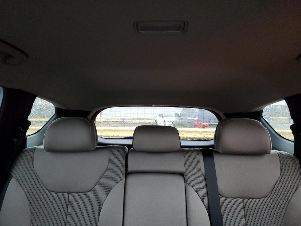 2022 Hyundai Santa Fe - Image 10