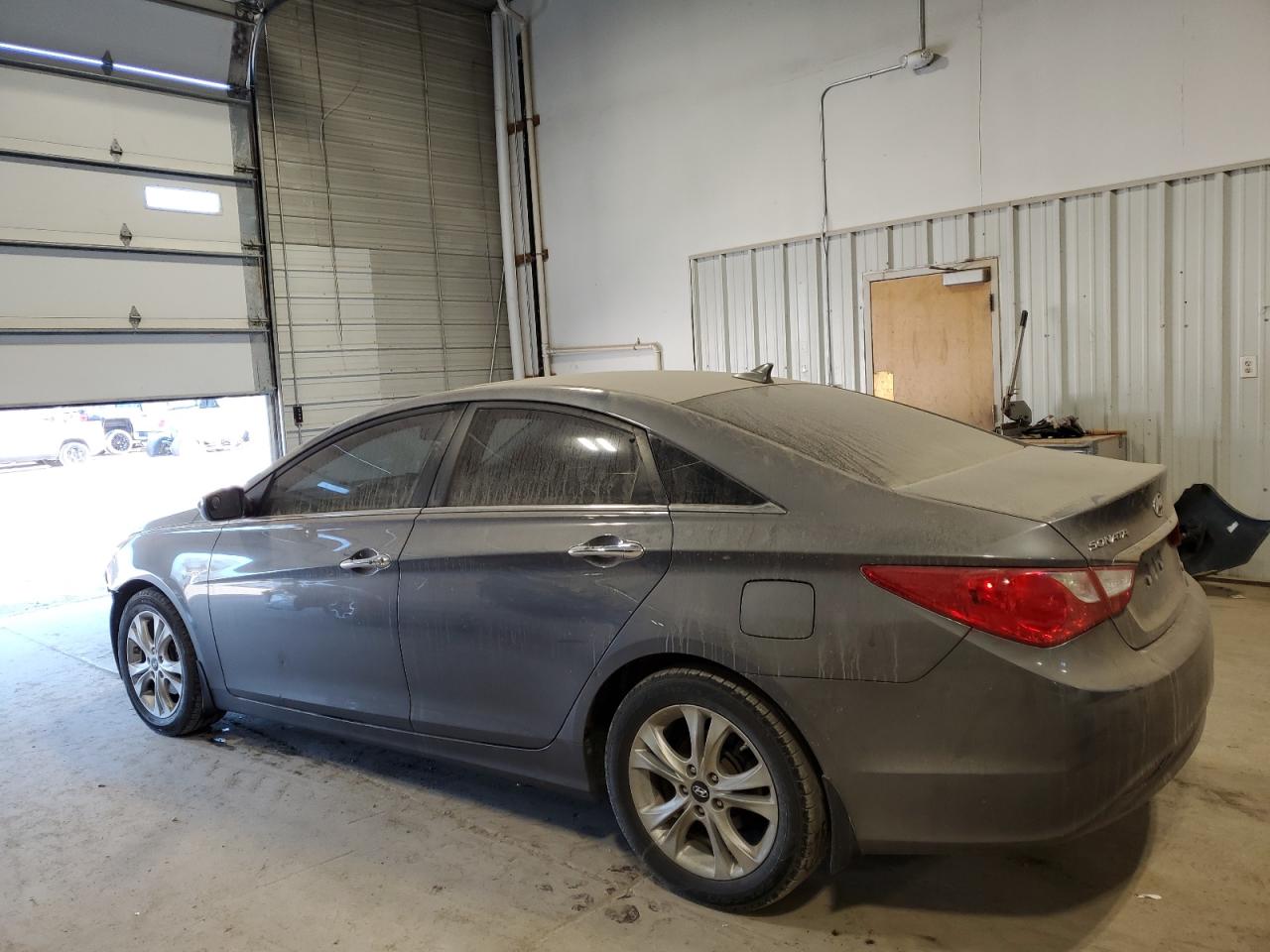 2011 Hyundai Sonata - Image 2