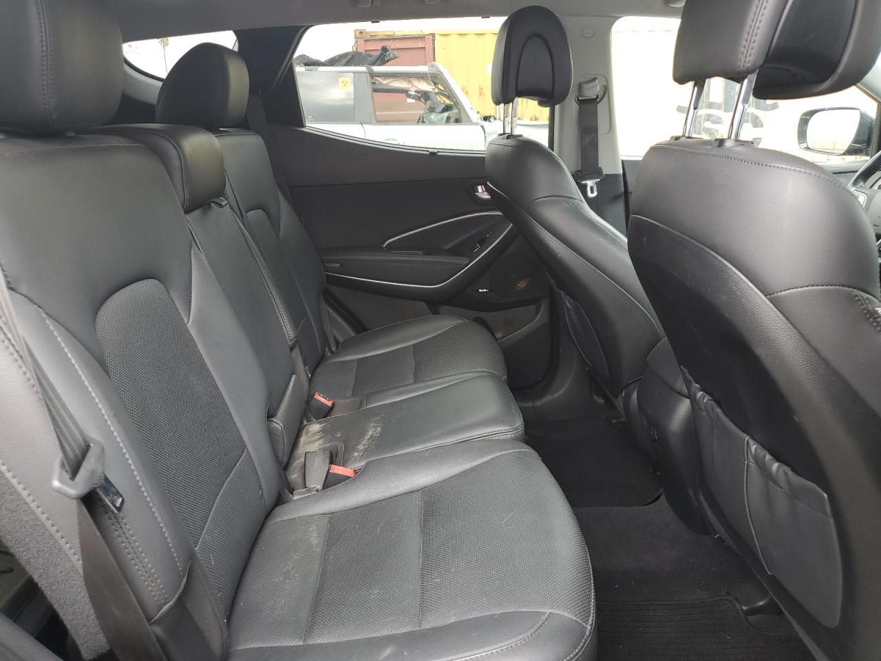 2018 Hyundai Santa Fe - Image 11