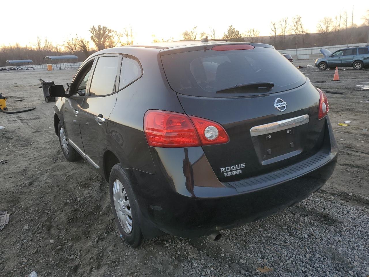2014 Nissan Rogue - Image 2