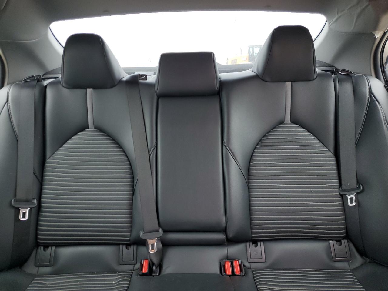 2019 Toyota Camry - Image 10