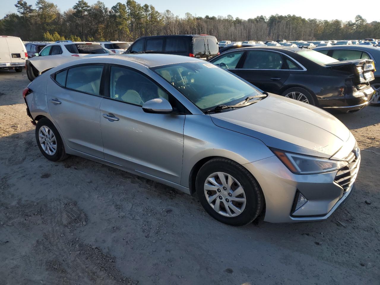 2020 Hyundai Elantra - Image 4