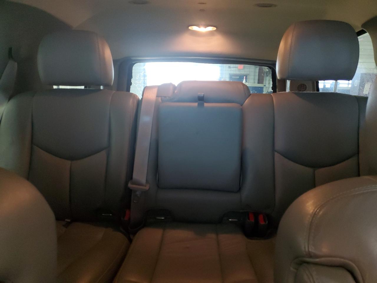 2006 Chevrolet Tahoe - Image 10