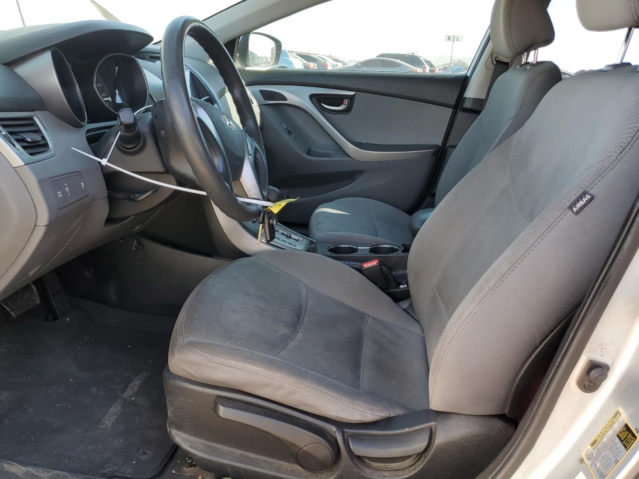 2013 Hyundai Elantra - Image 7
