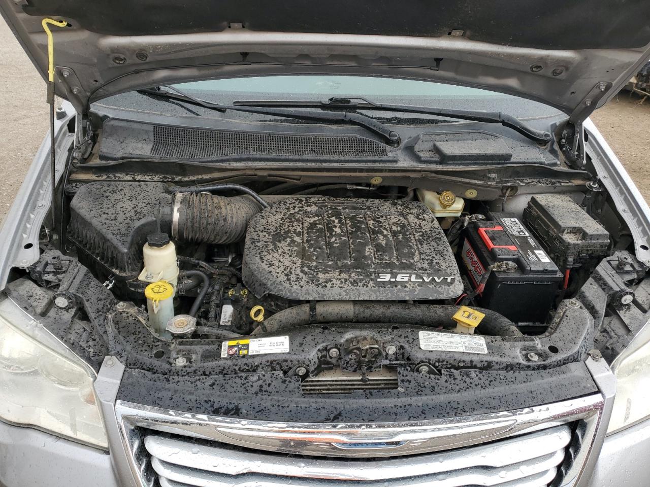 2013 Chrysler Town & Country - Image 11