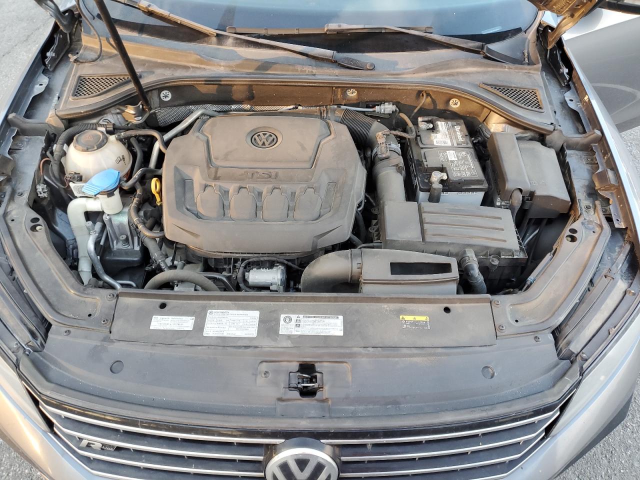 2018 Volkswagen Passat - Image 11