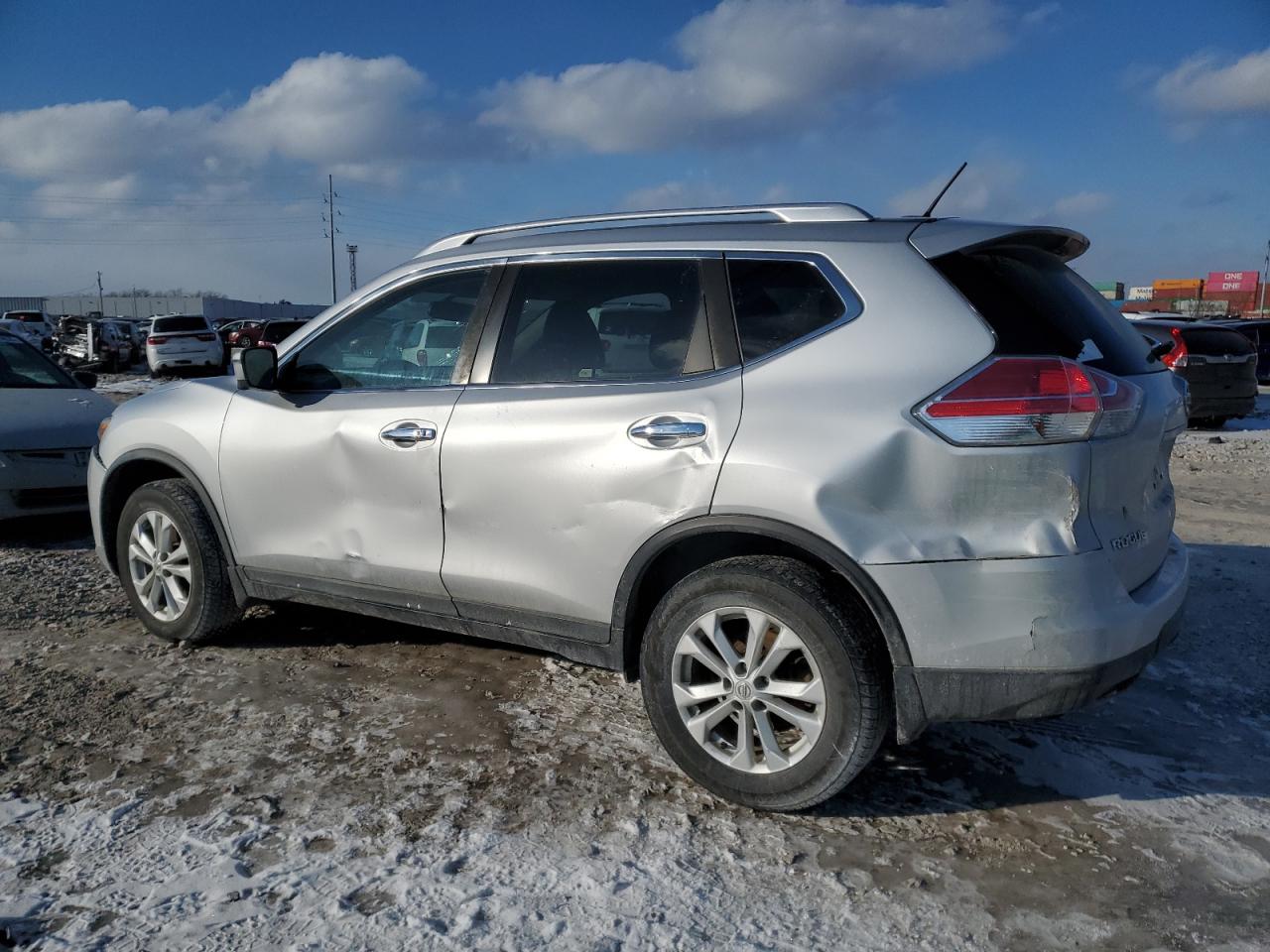 2016 Nissan Rogue - Image 2