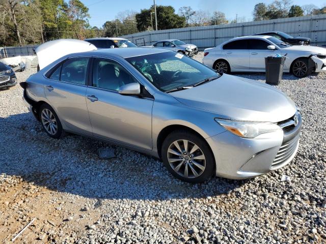  TOYOTA CAMRY 2015 Srebrny