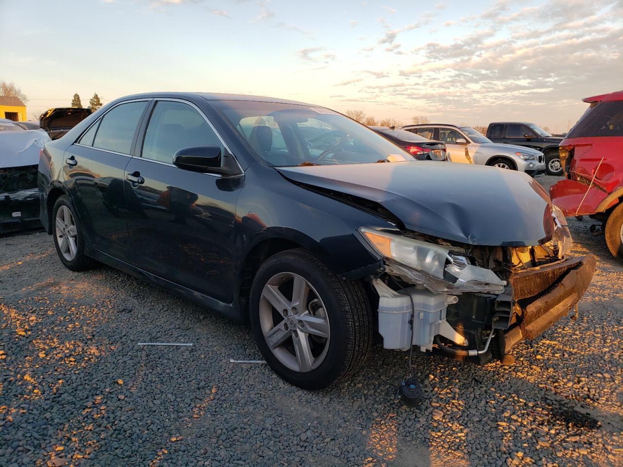 VIN 4T1BF1FK4DU665841 2013 TOYOTA CAMRY no.4