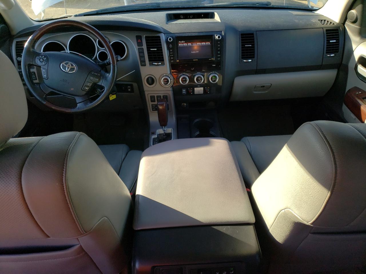 2011 Toyota Sequoia - Image 8