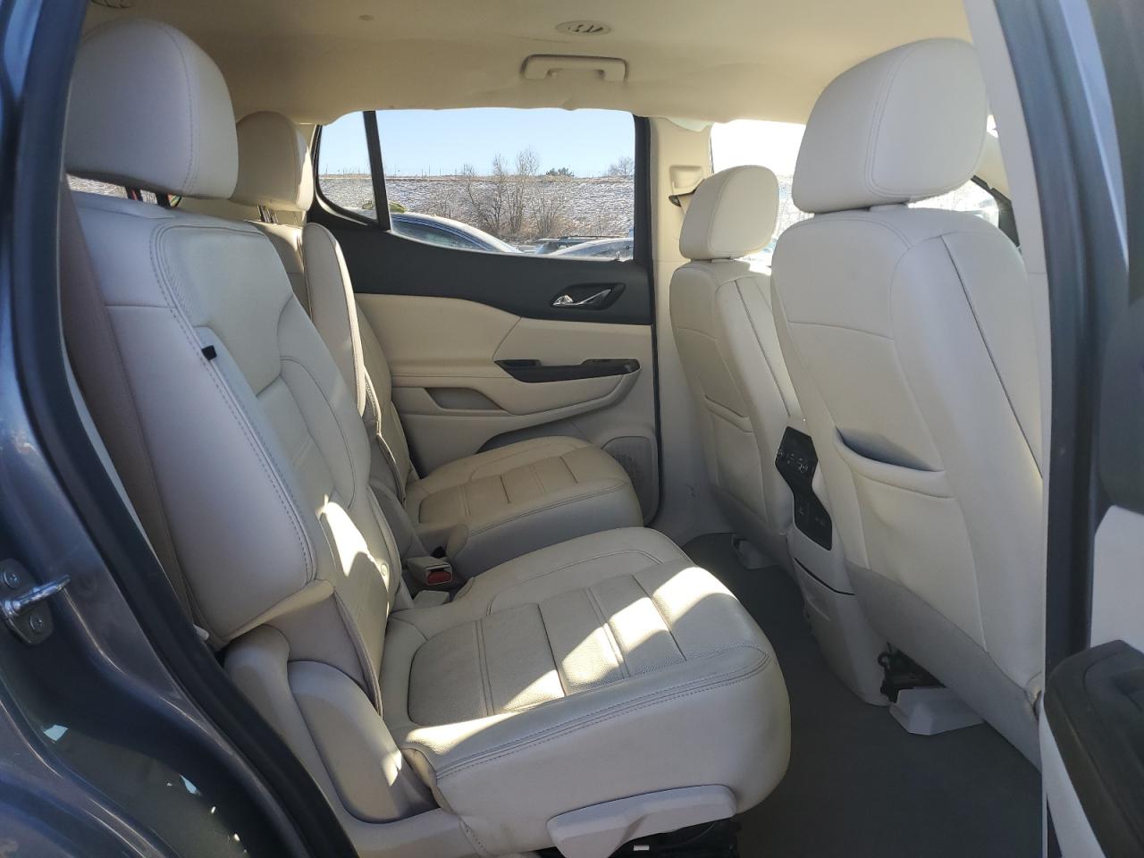 2021 GMC Acadia - Image 11