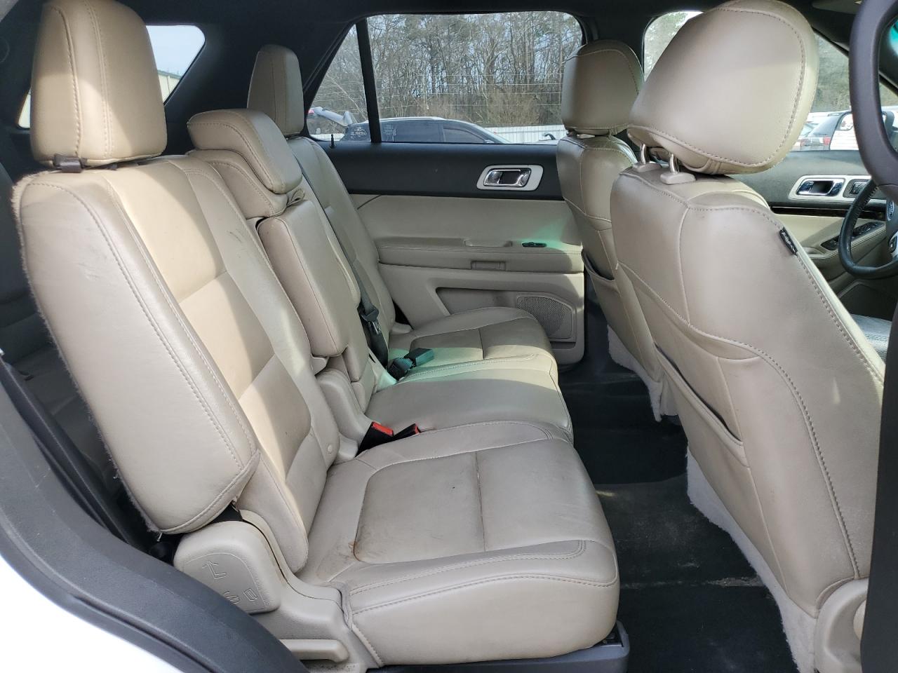 2015 Ford Explorer - Image 11