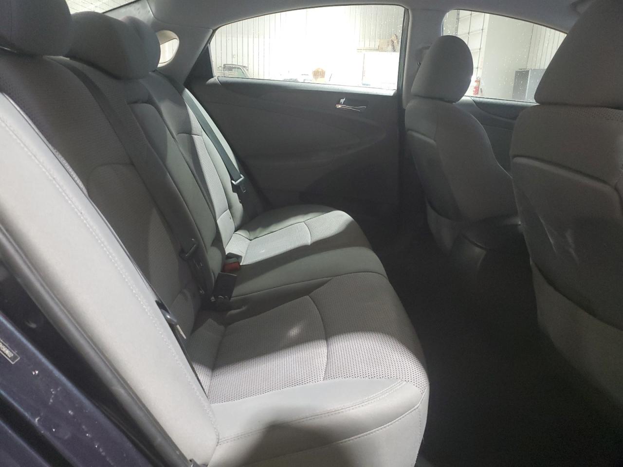 2013 Hyundai Sonata - Image 10