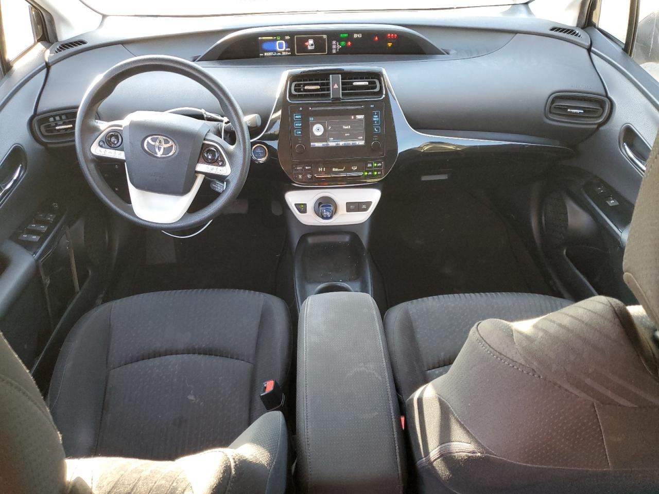 2017 Toyota Prius - Image 8