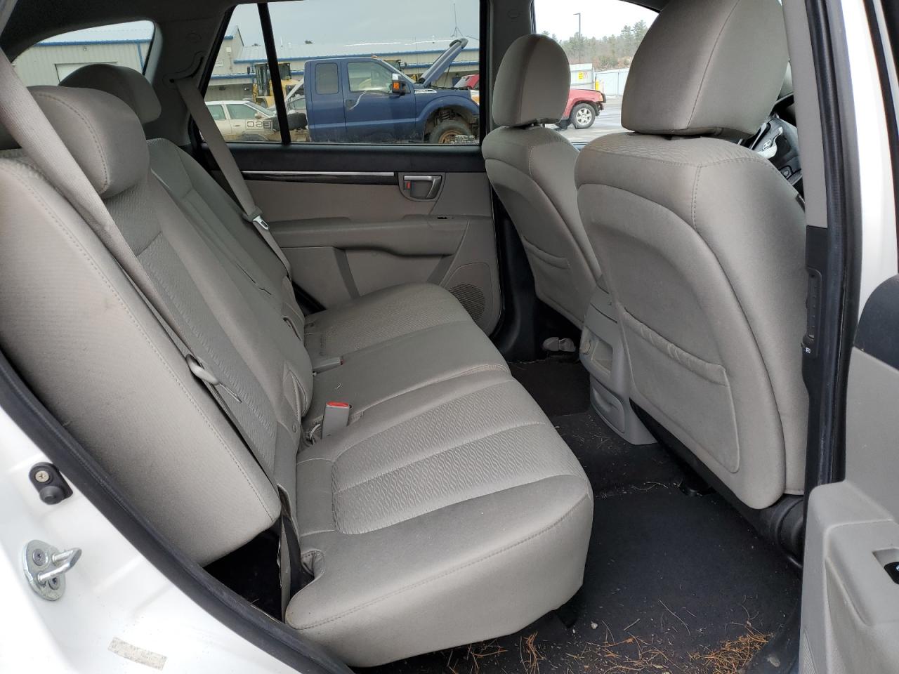 2009 Hyundai Santa Fe - Image 11