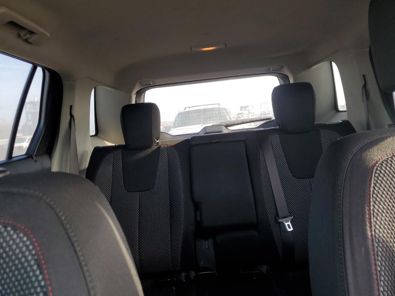 2017 GMC Terrain - Image 10
