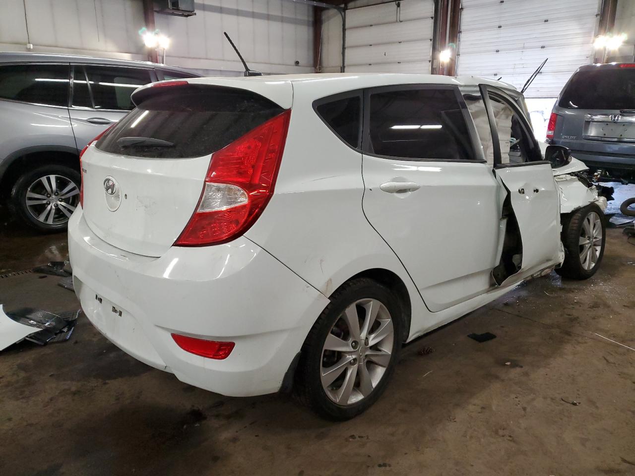 2013 Hyundai Accent - Image 3
