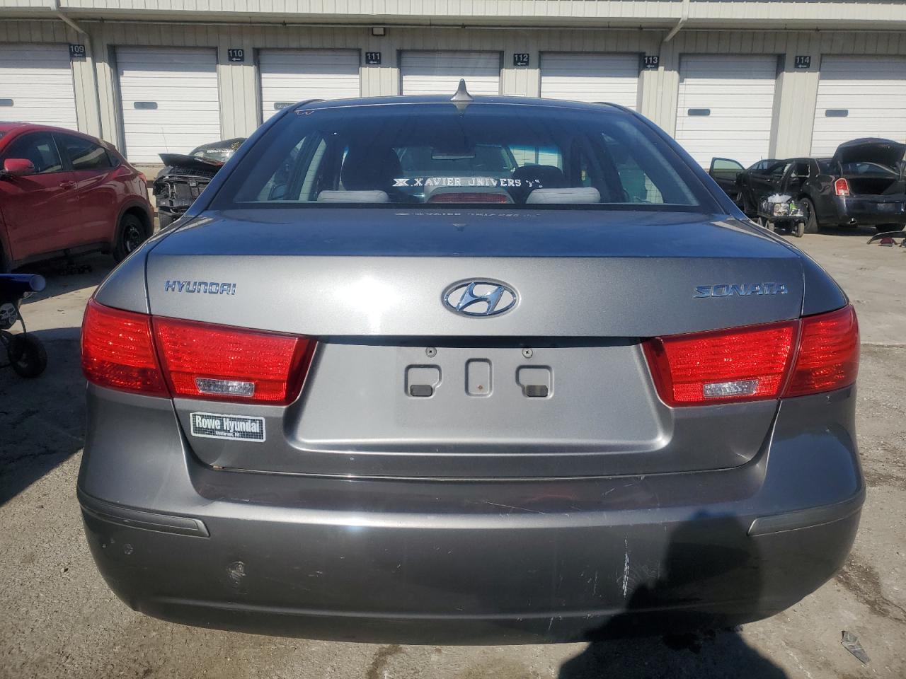 2010 Hyundai Sonata - Image 6