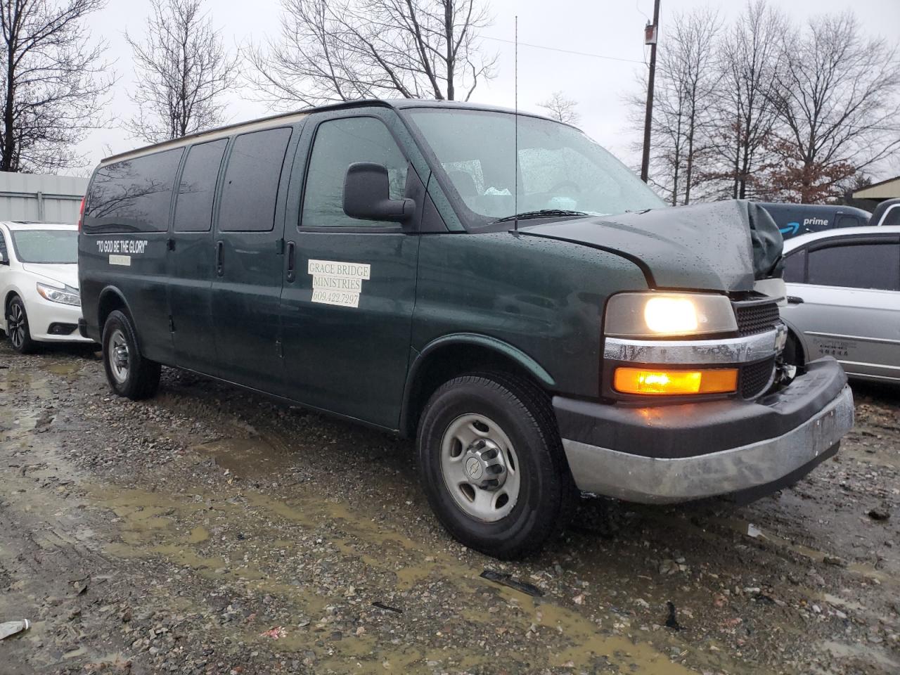 2009 Chevrolet Express - Image 4