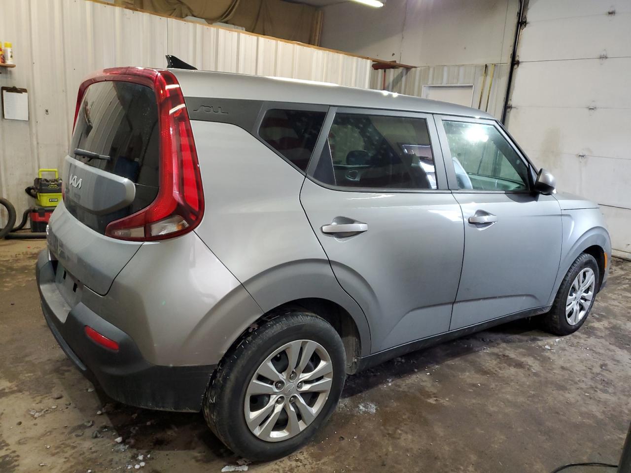 2022 Kia Soul - Image 3