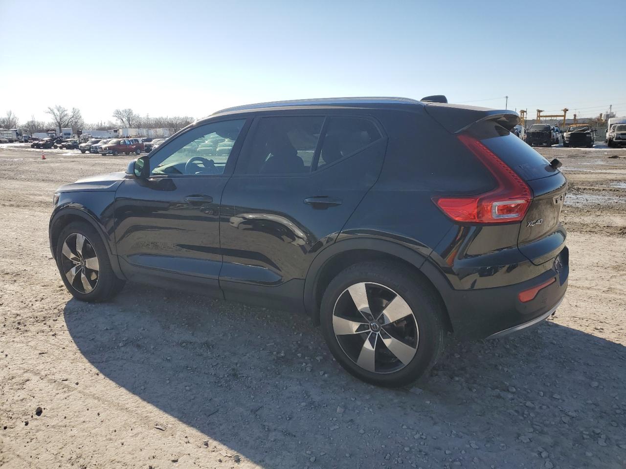 2019 Volvo XC40 - Image 2