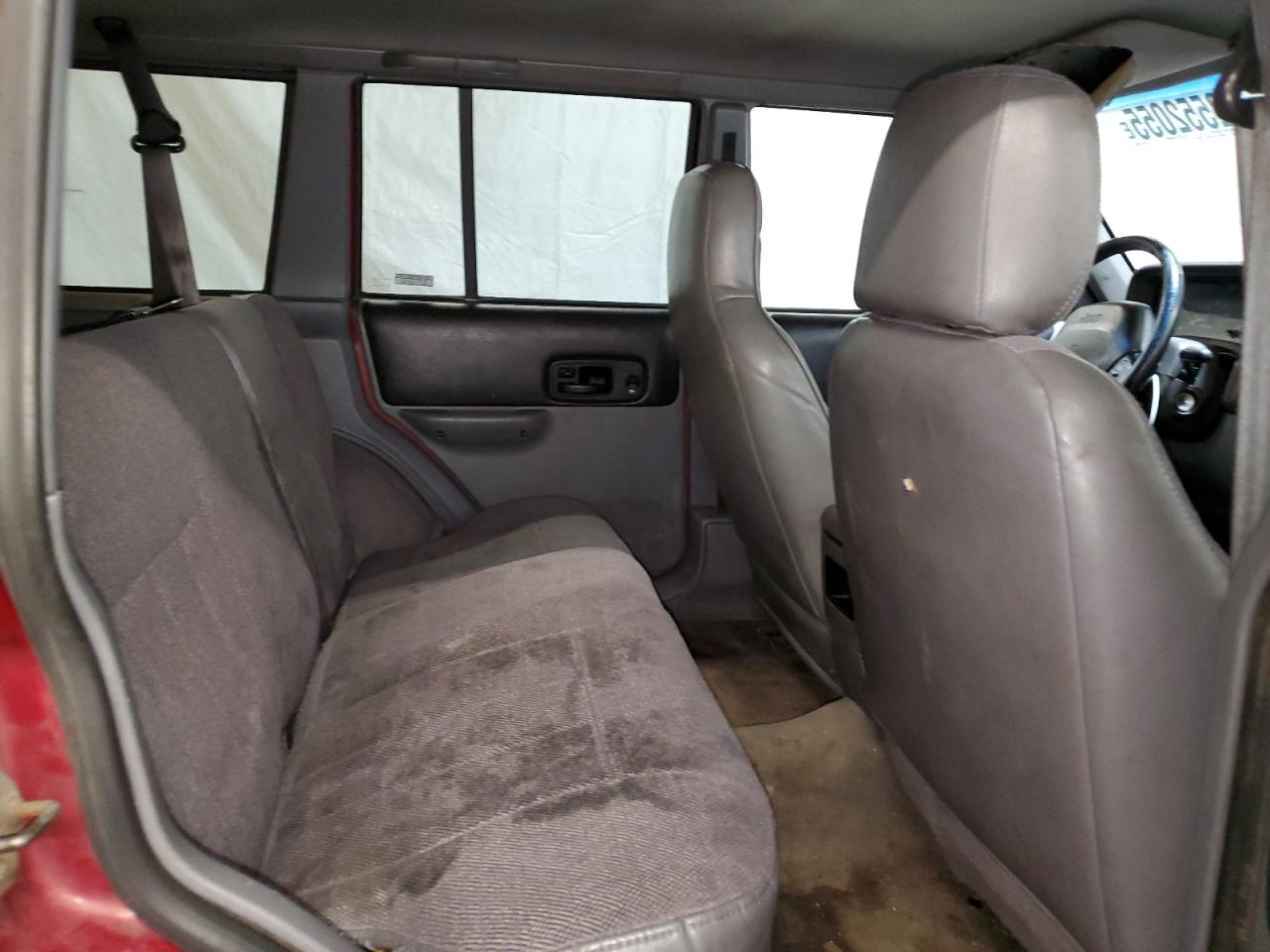 1998 Jeep Cherokee - Image 11