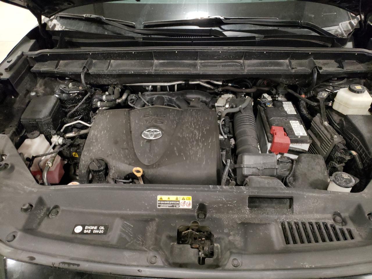 2021 Toyota Highlander - Image 14