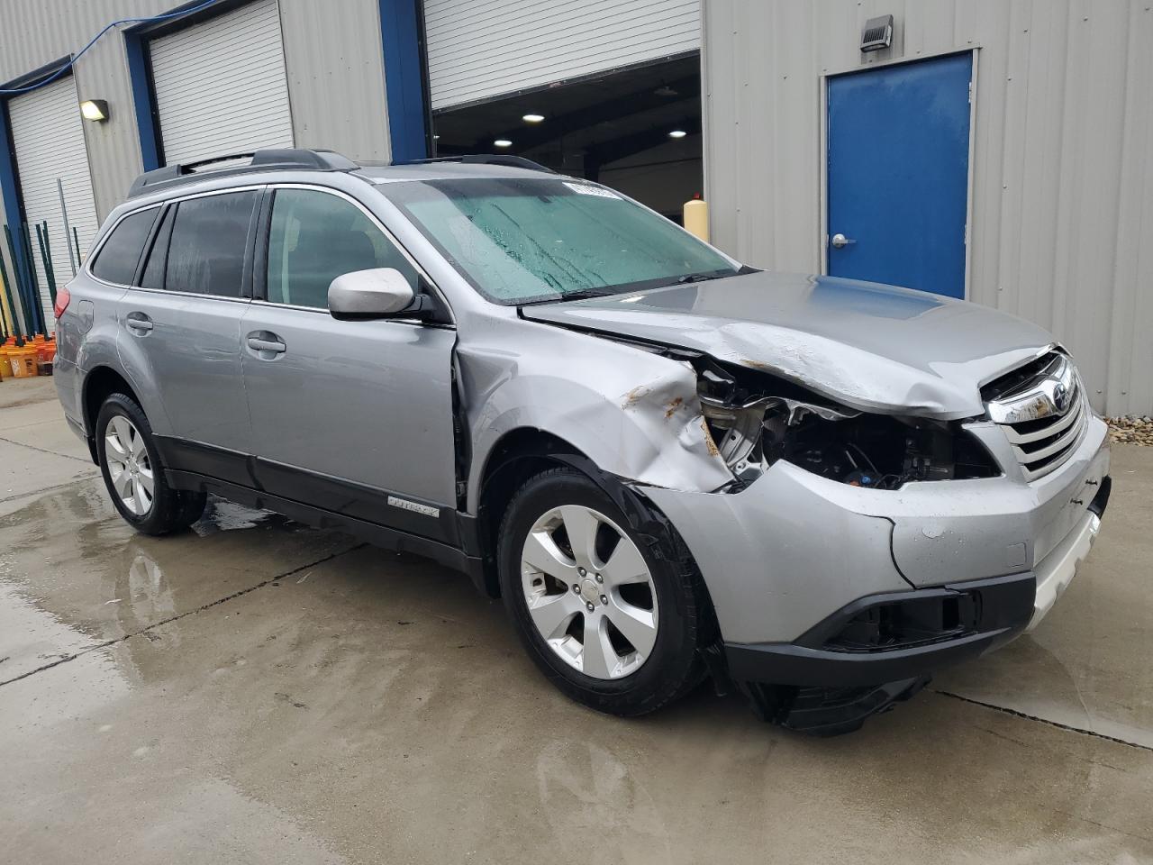 2011 Subaru Outback - Image 4