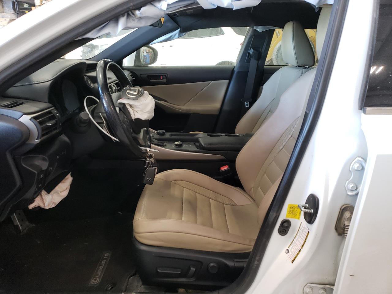 2019 Lexus IS - Image 7