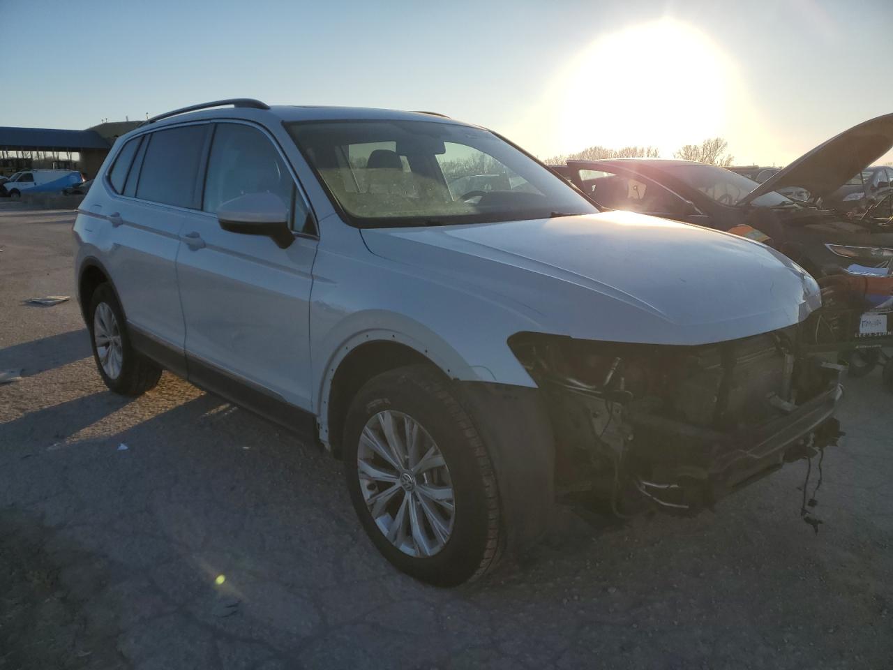 2018 Volkswagen Tiguan - Image 4