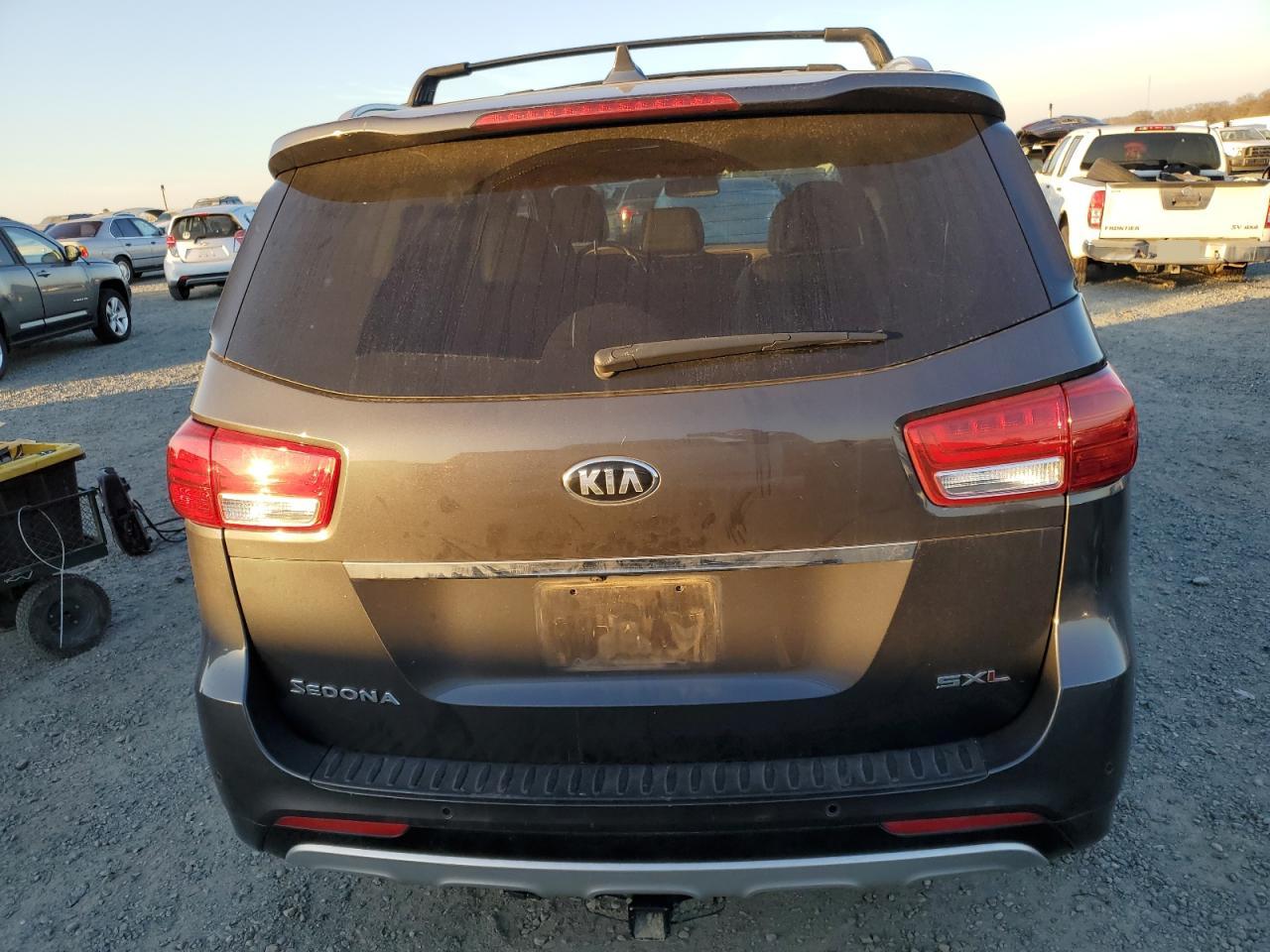 2018 Kia Sedona - Image 6