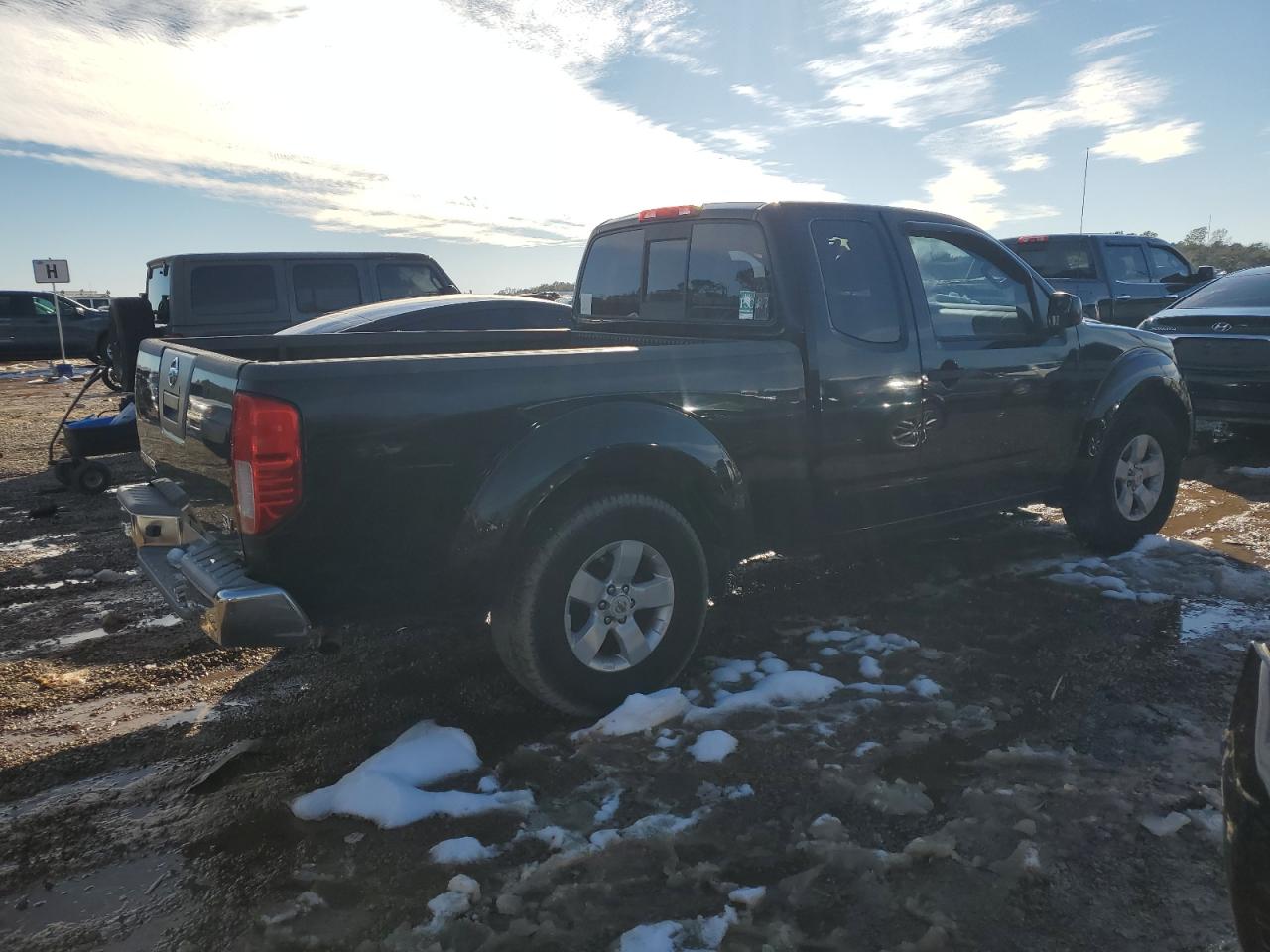 2012 Nissan Navara (Frontier) - Image 3