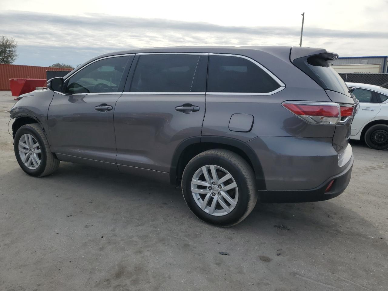 2014 Toyota Highlander - Image 2