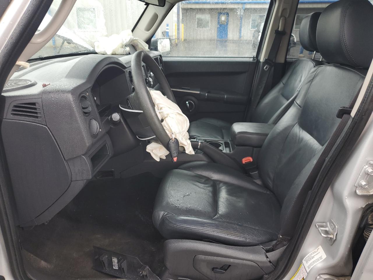2010 Jeep Commander - Image 7