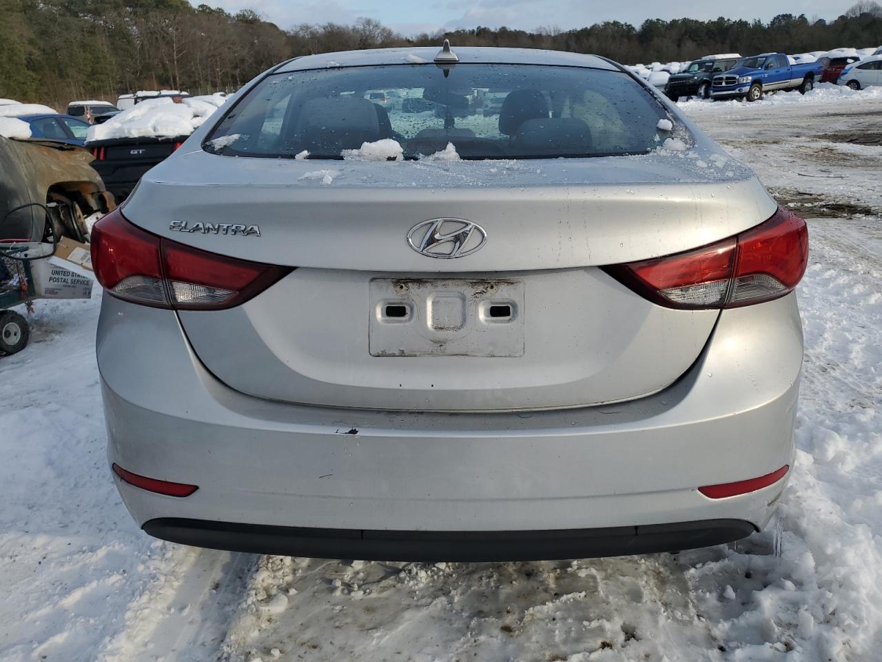 2016 Hyundai Elantra - Image 6