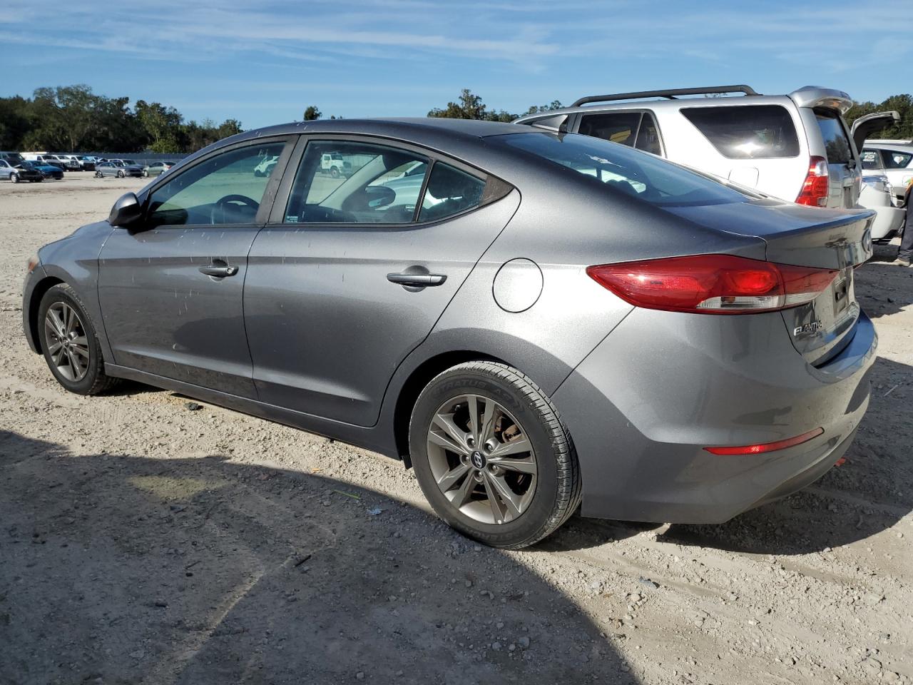 VIN 5NPD84LF8JH282443 2018 HYUNDAI ELANTRA no.2