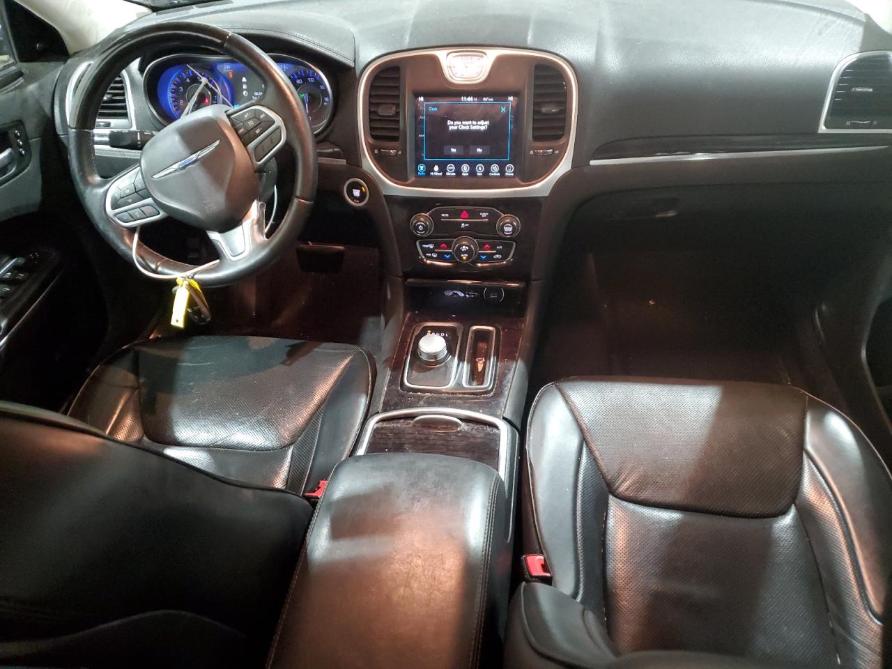 2017 Chrysler 300 - Image 8
