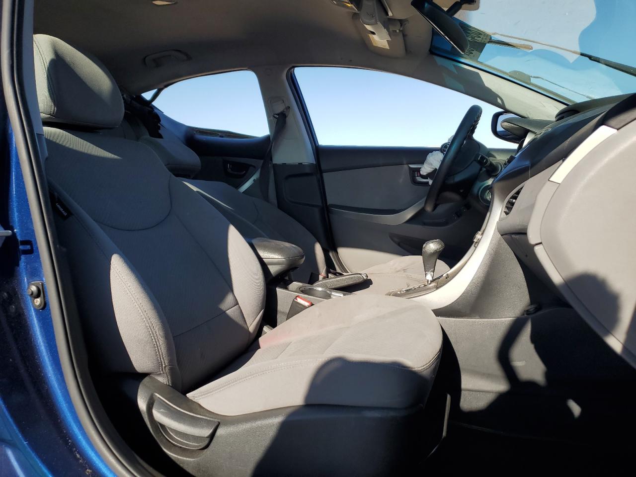 2013 Hyundai Elantra - Image 7