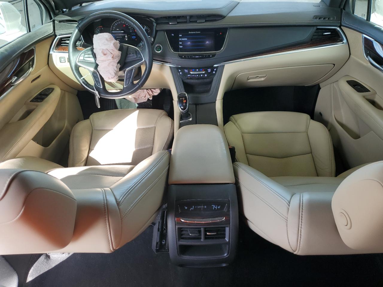 2018 Cadillac XT5 - Image 8