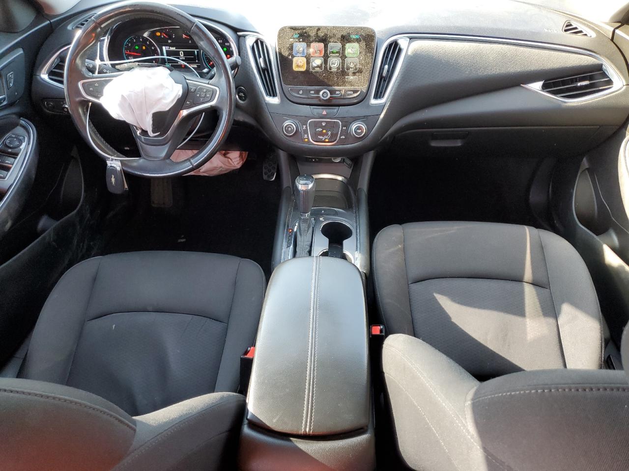 2018 Chevrolet Malibu - Image 8