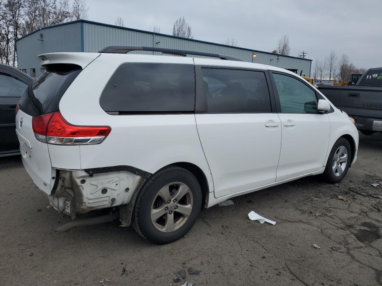 2014 Toyota Sienna - Image 3