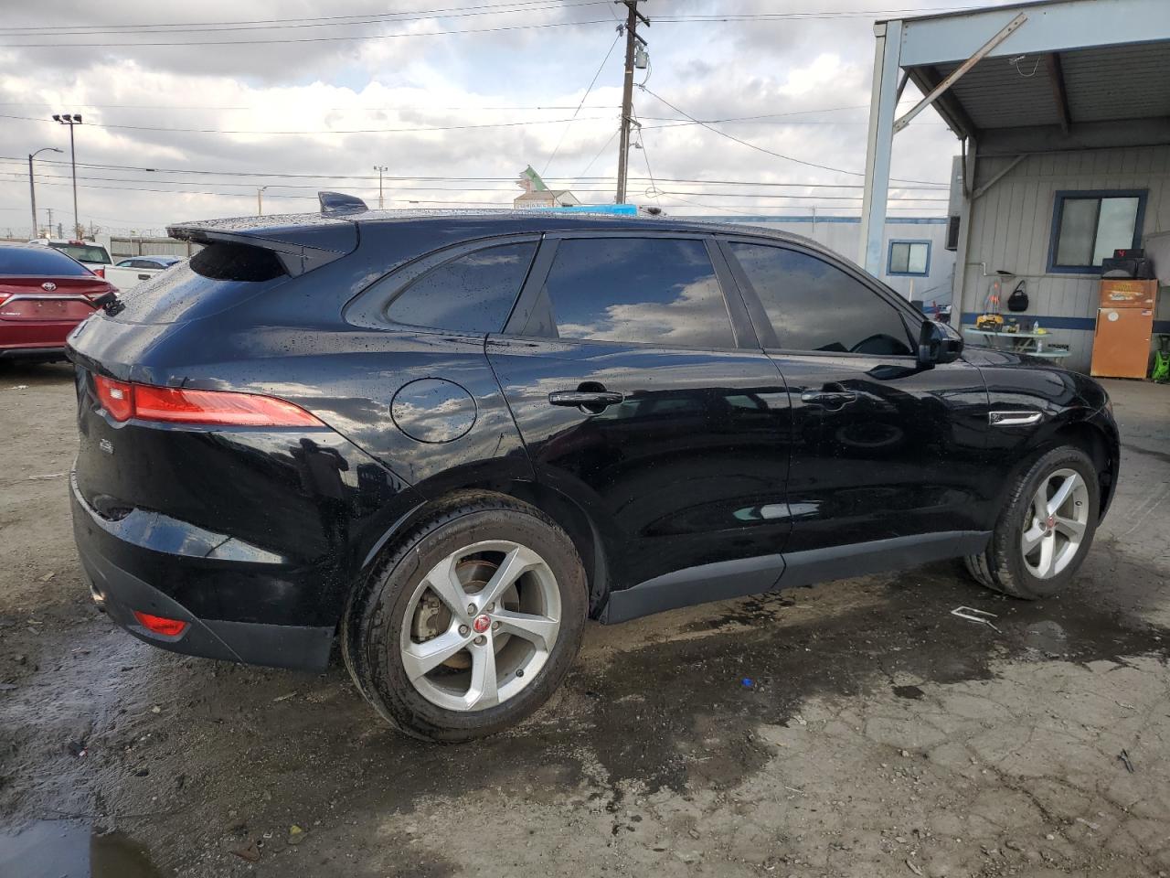 2017 Jaguar F-Pace - Image 3