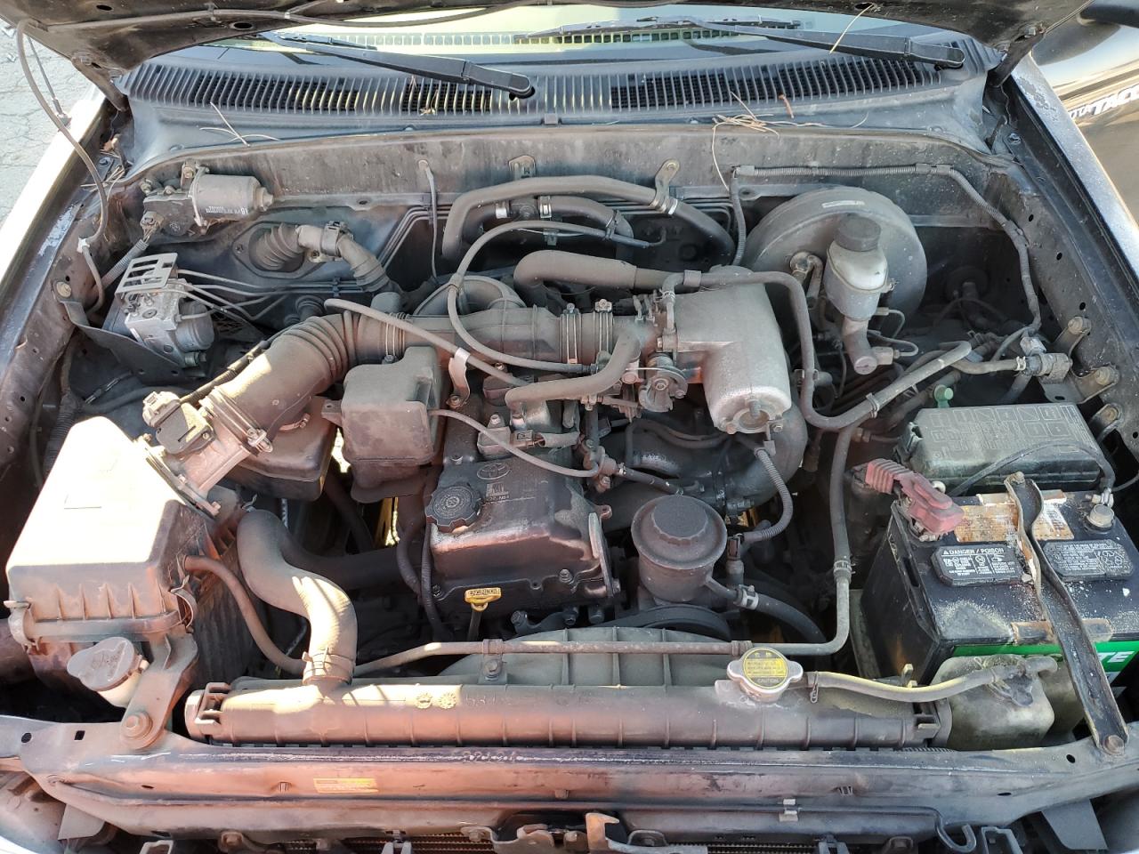 2004 Toyota Tacoma - Image 11