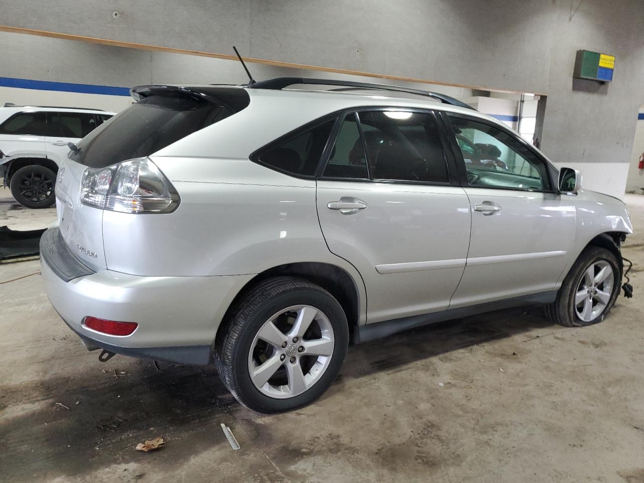 2004 Lexus RX - Image 3