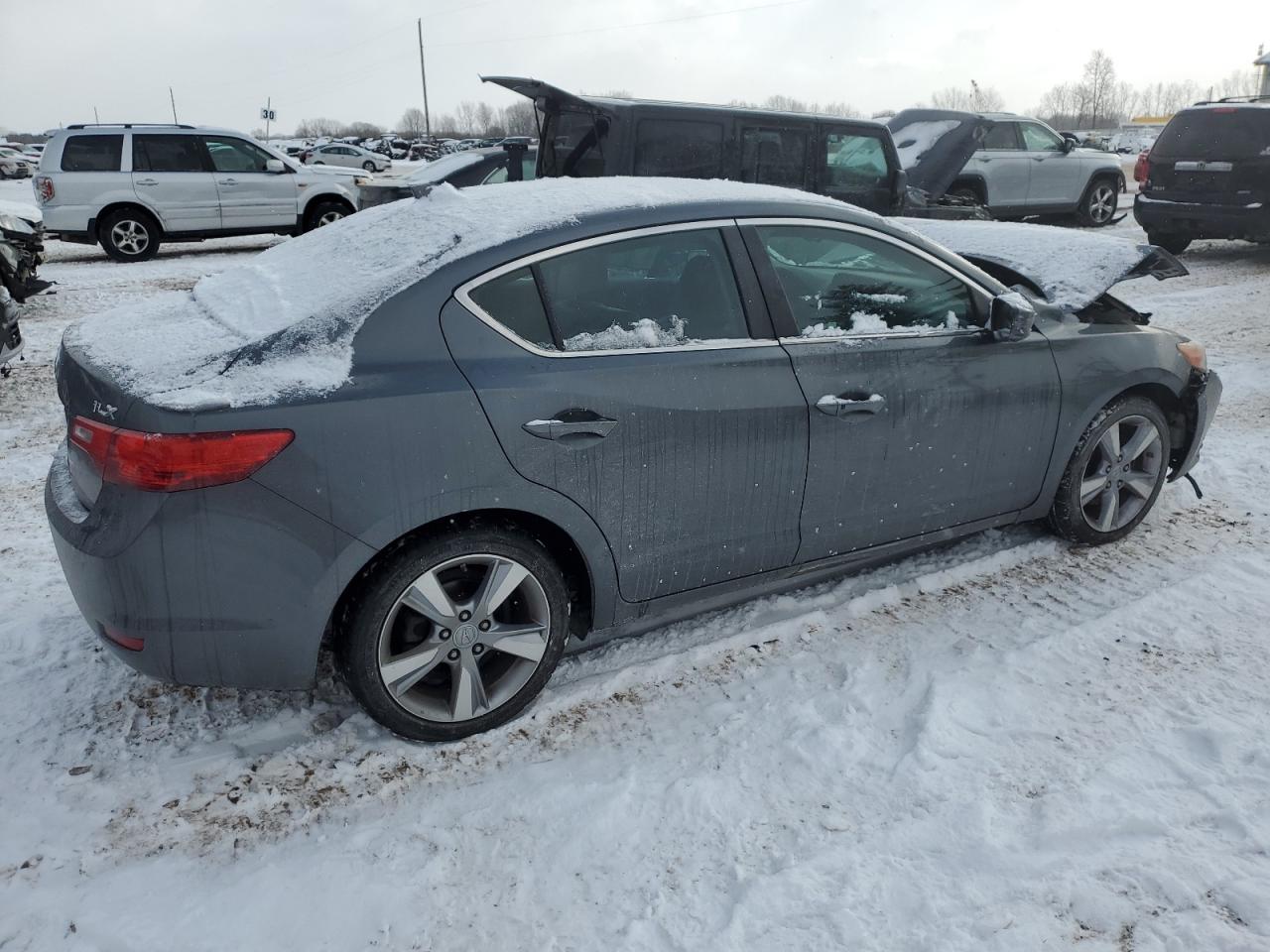 VIN 19VDE2E58DE000384 2013 ACURA ILX no.3