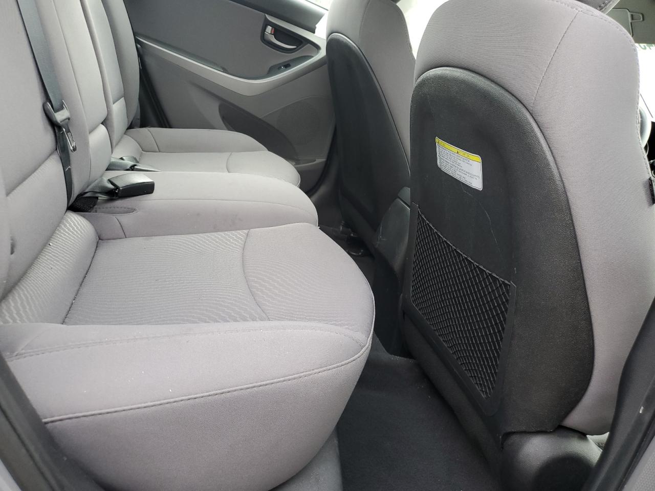 2016 Hyundai Elantra - Image 10