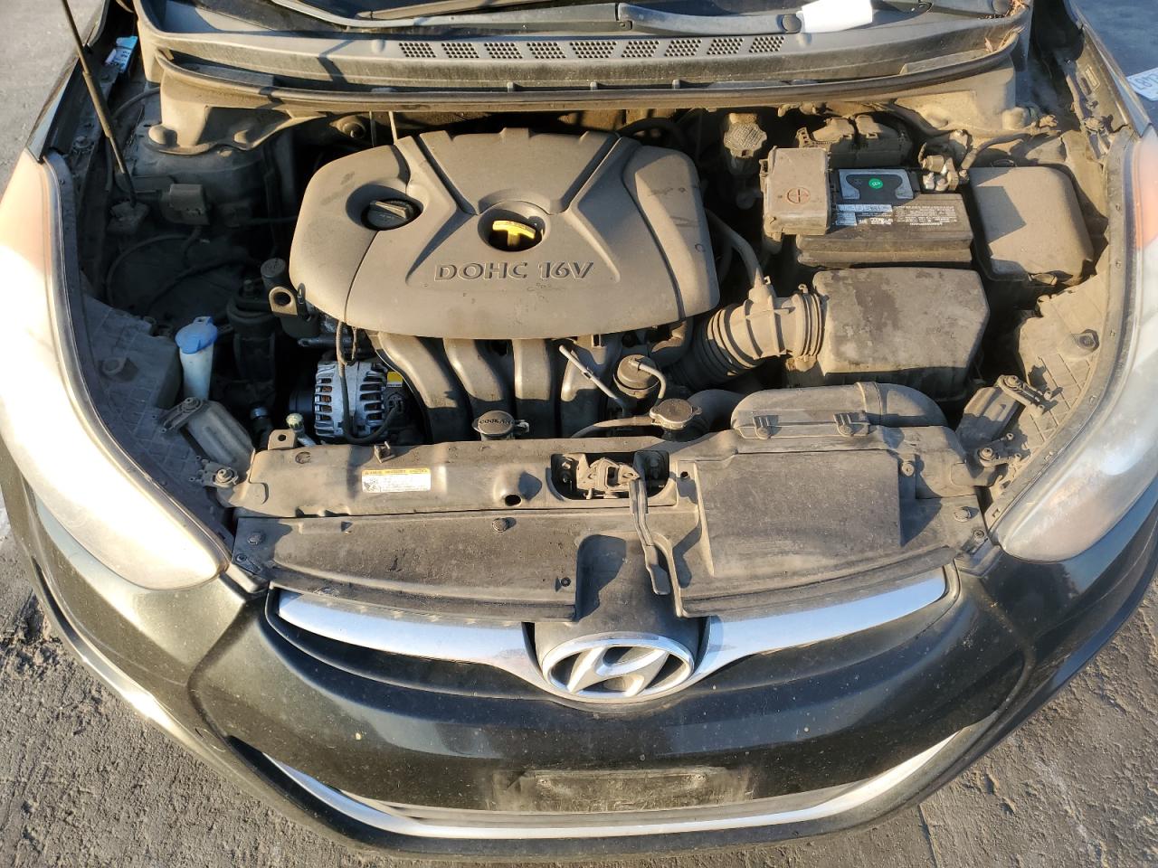 2011 Hyundai Elantra - Image 11
