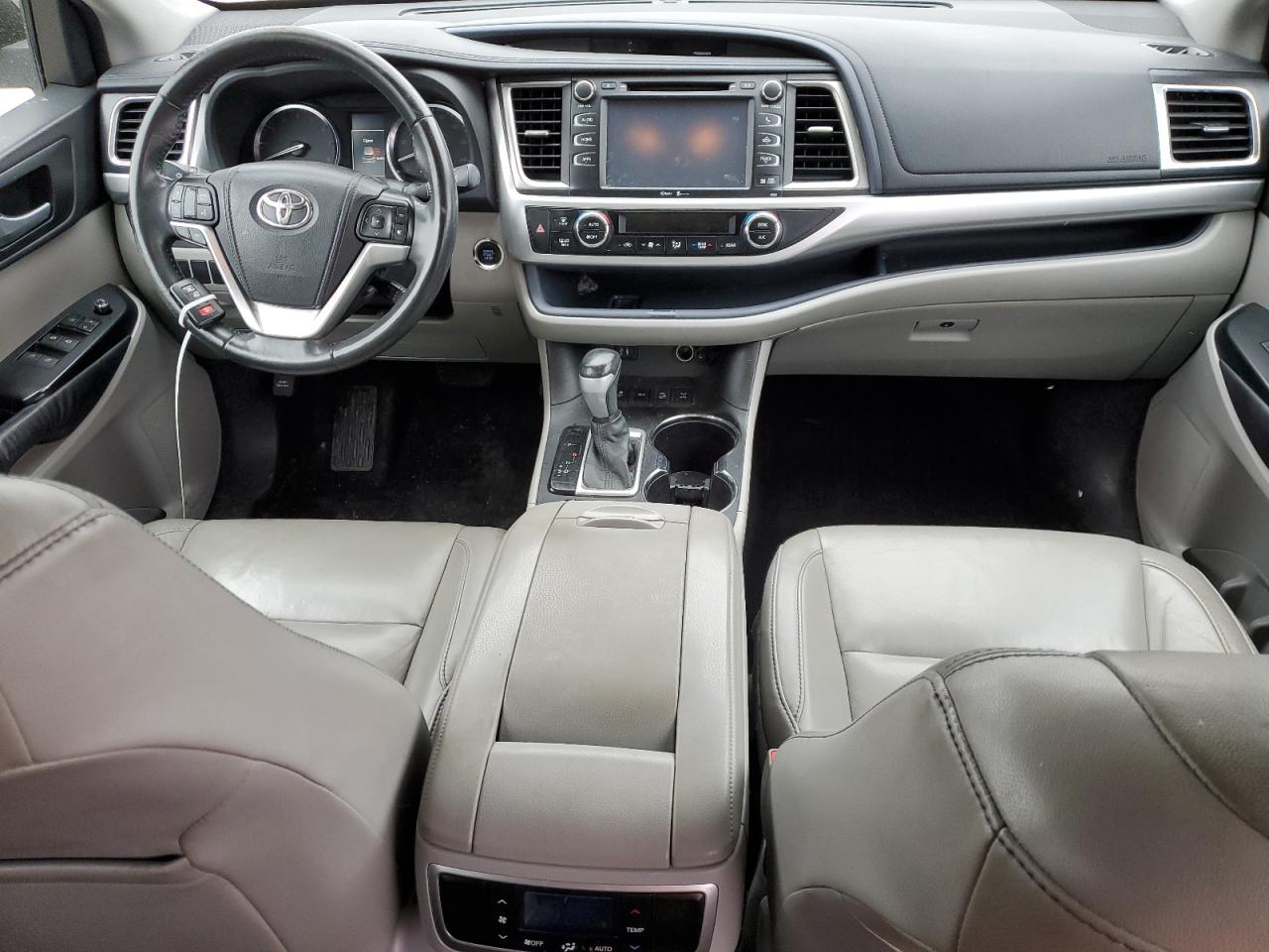 2015 Toyota Highlander - Image 8